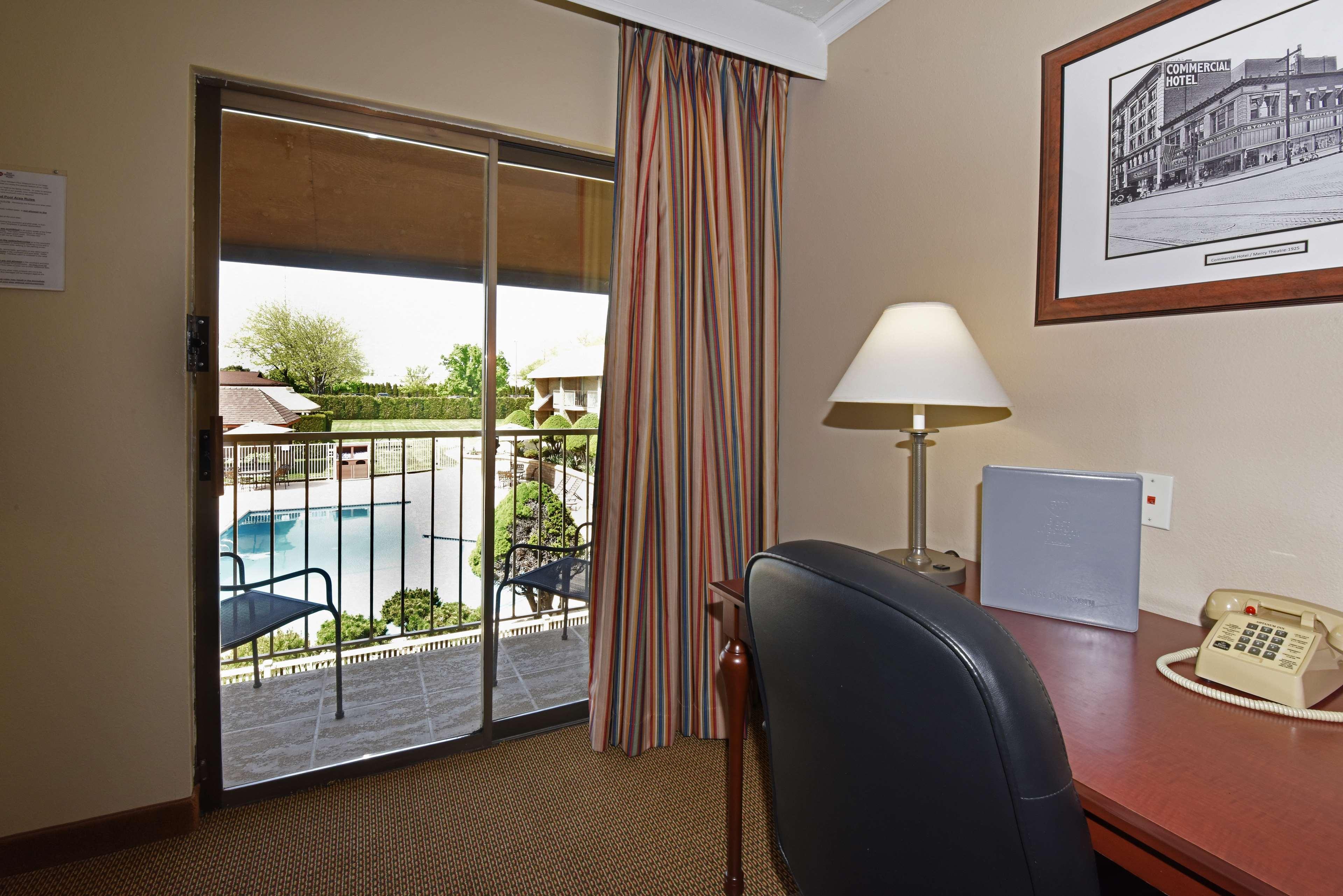 Best Western Plus Ahtanum Inn Union Gap Exterior photo