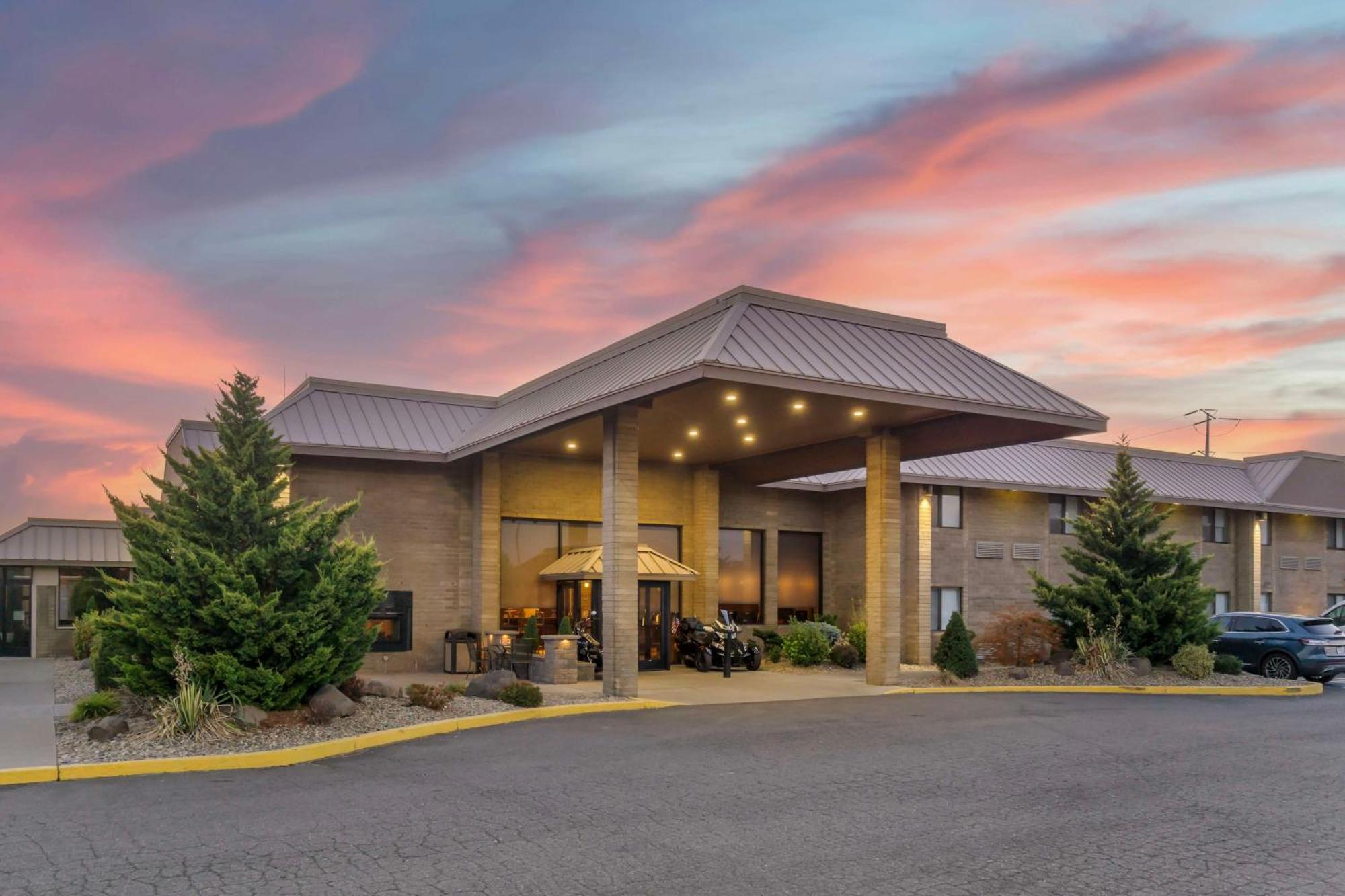 Best Western Plus Ahtanum Inn Union Gap Exterior photo
