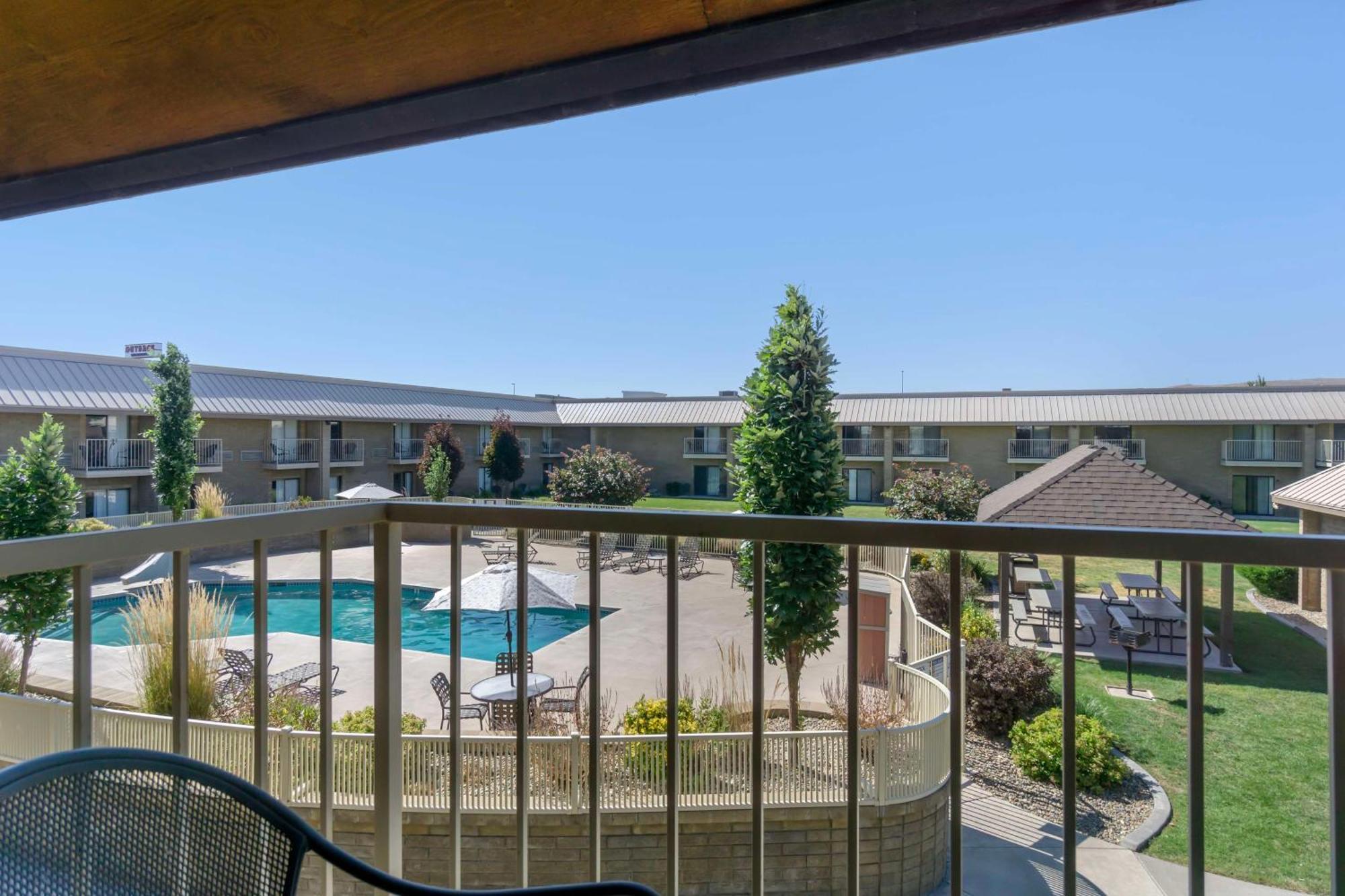Best Western Plus Ahtanum Inn Union Gap Exterior photo