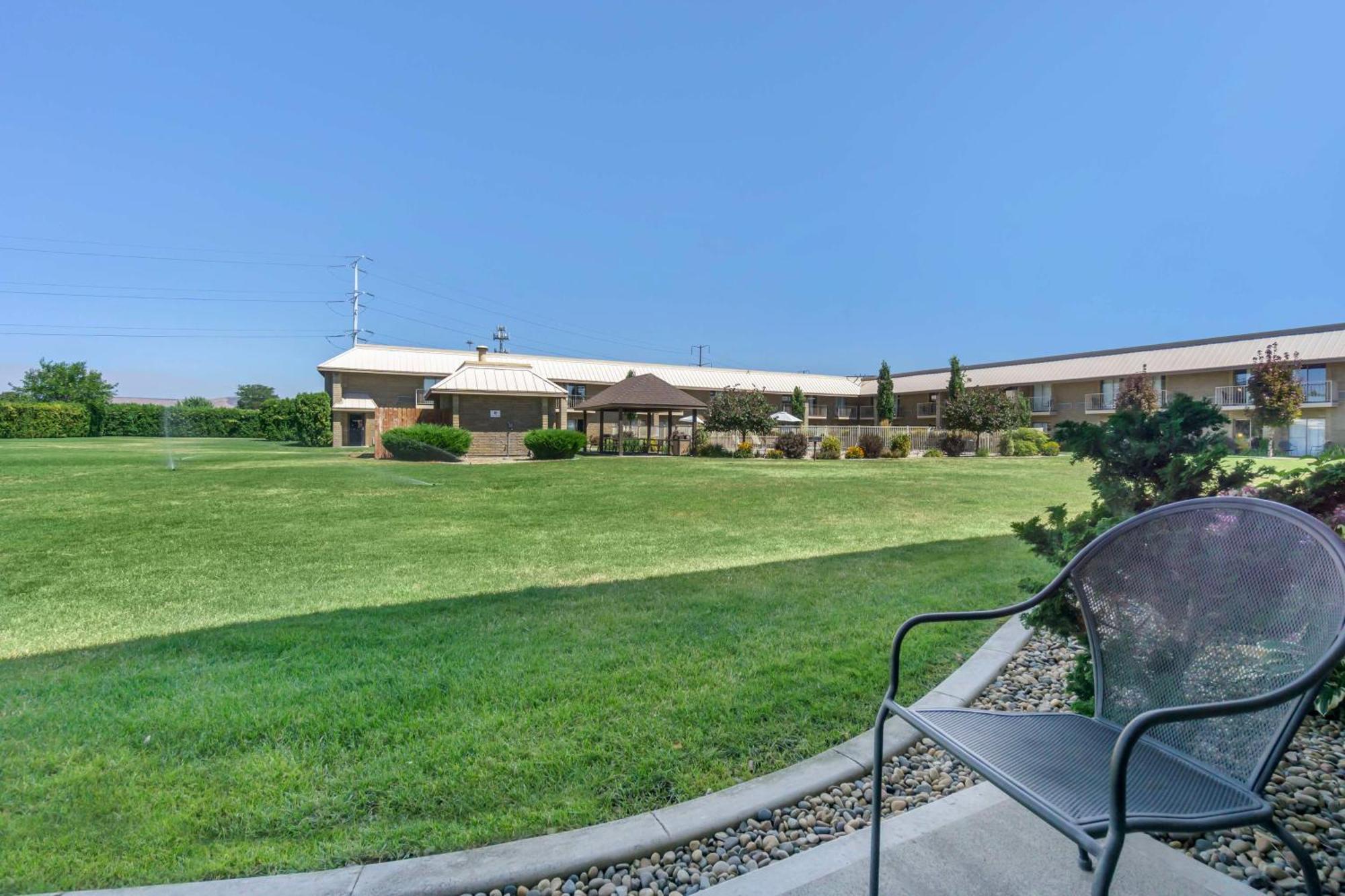 Best Western Plus Ahtanum Inn Union Gap Exterior photo
